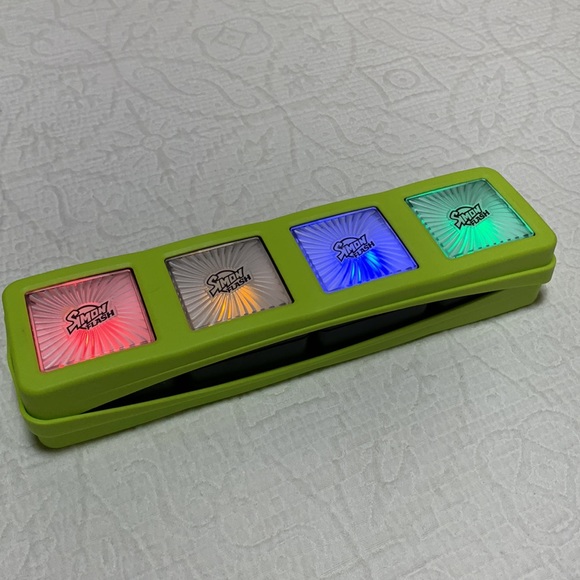 Simon Flash Light-Up Game Cubes by Hasbro - Picture 7 of 7